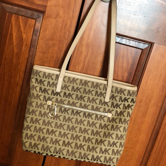 Michael Kors Purse - Picture 2 of 3